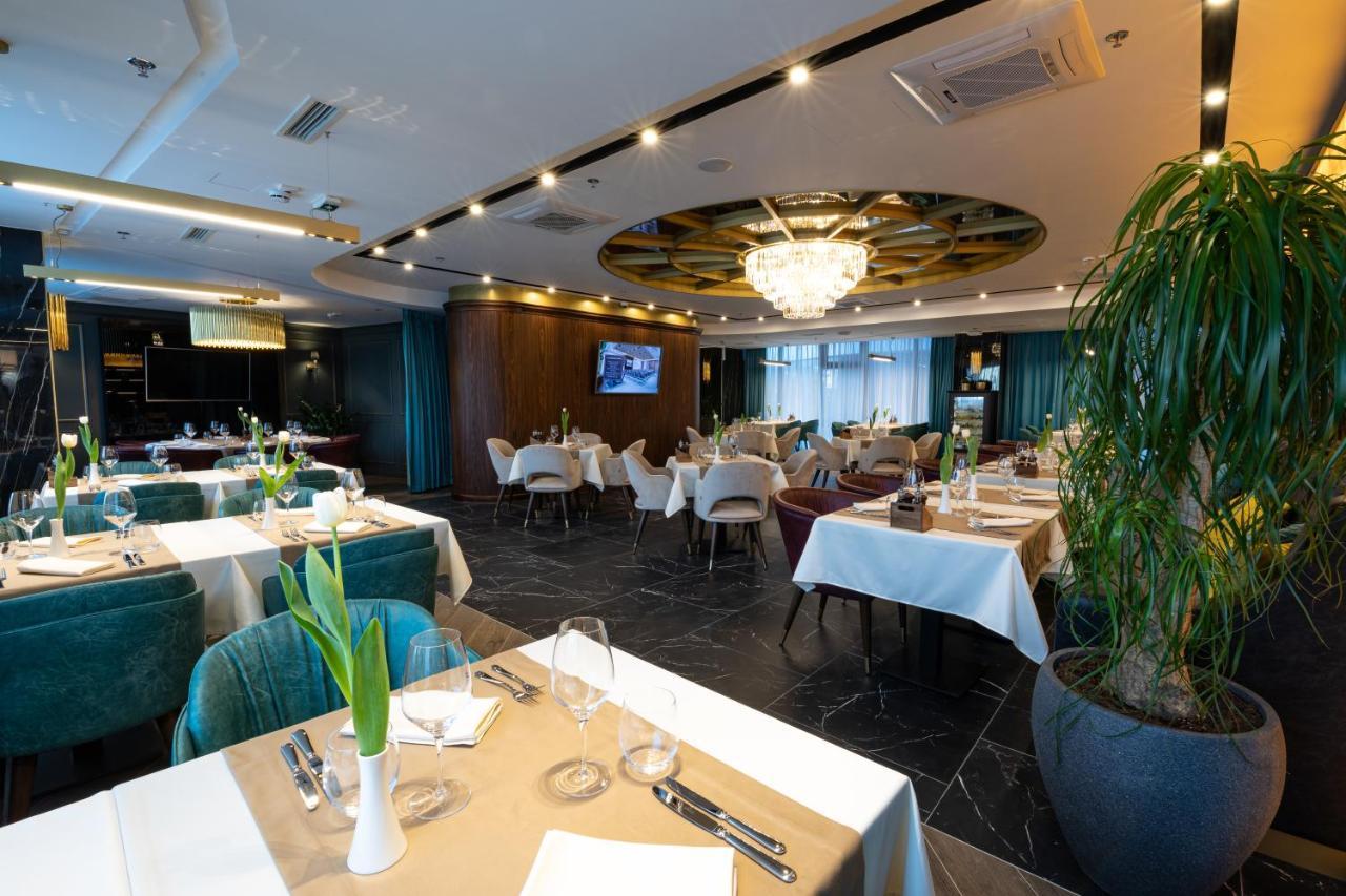 Hotel Pupin Novi Sad Exterior foto Restaurant